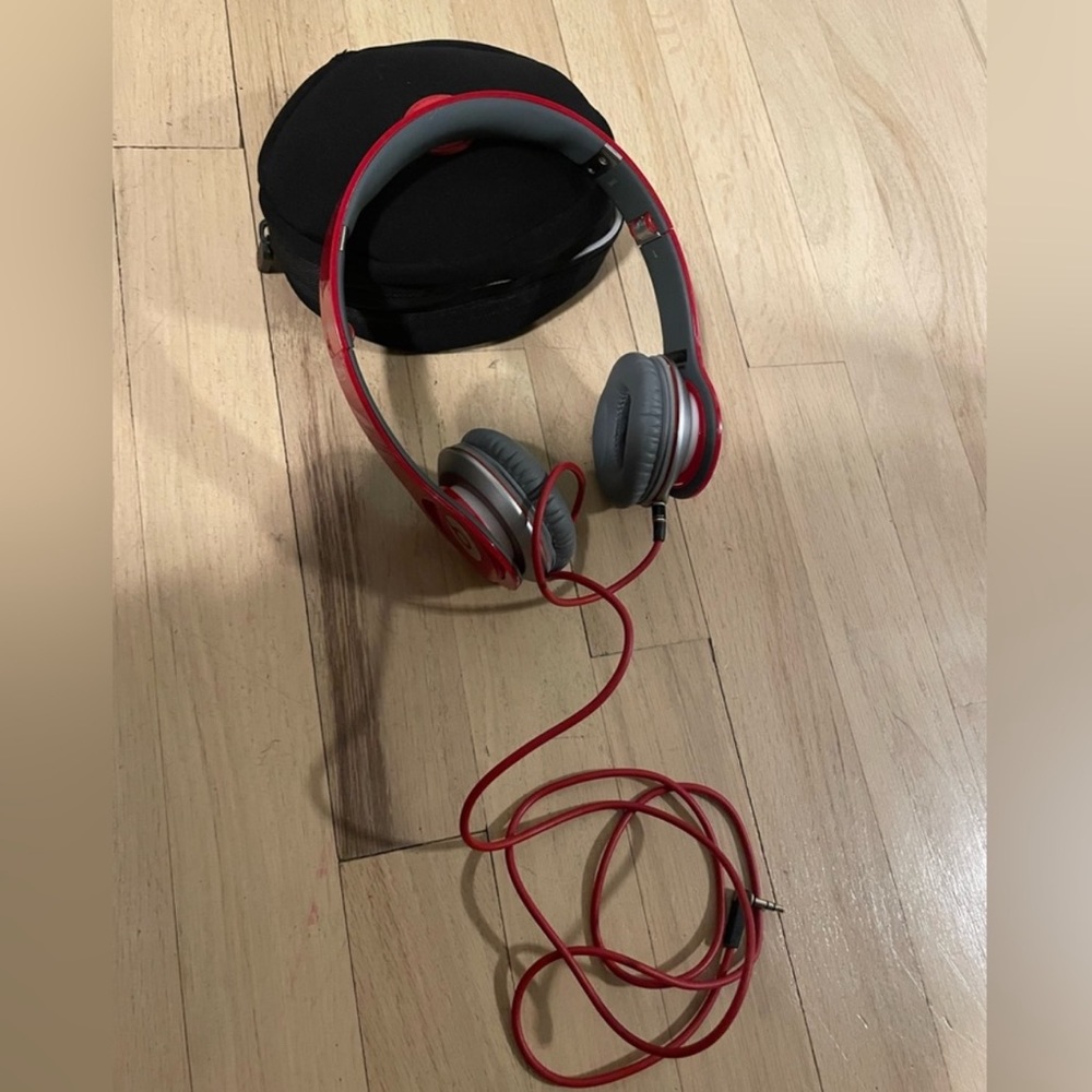 Beats by Dr. Dre Solo HD with Case Red